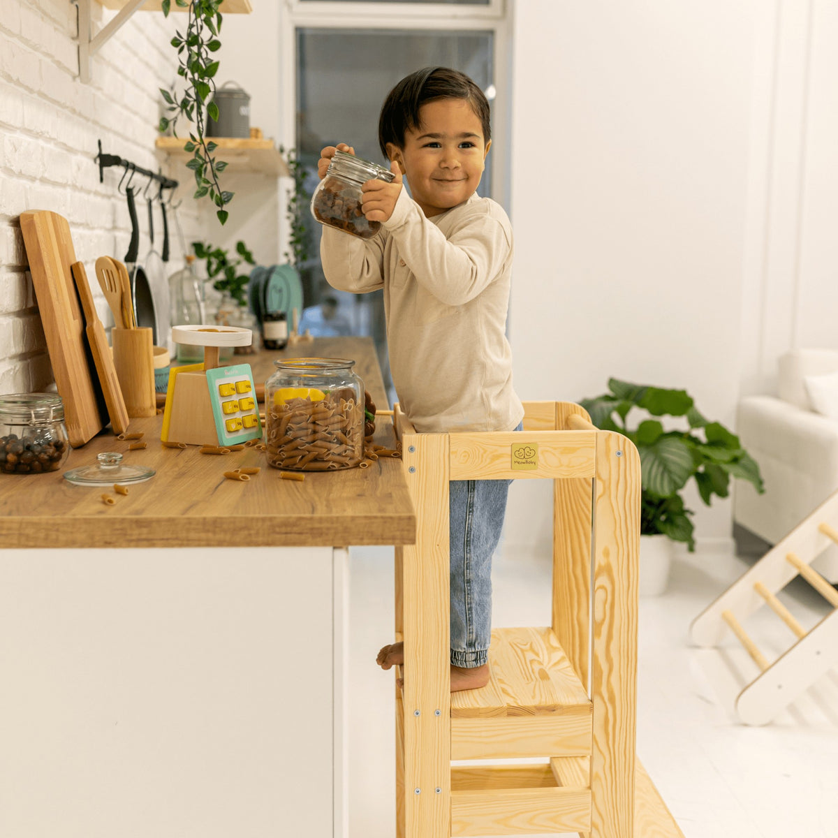 MeowBaby Wooden Kitchen Helper for Children - Natural